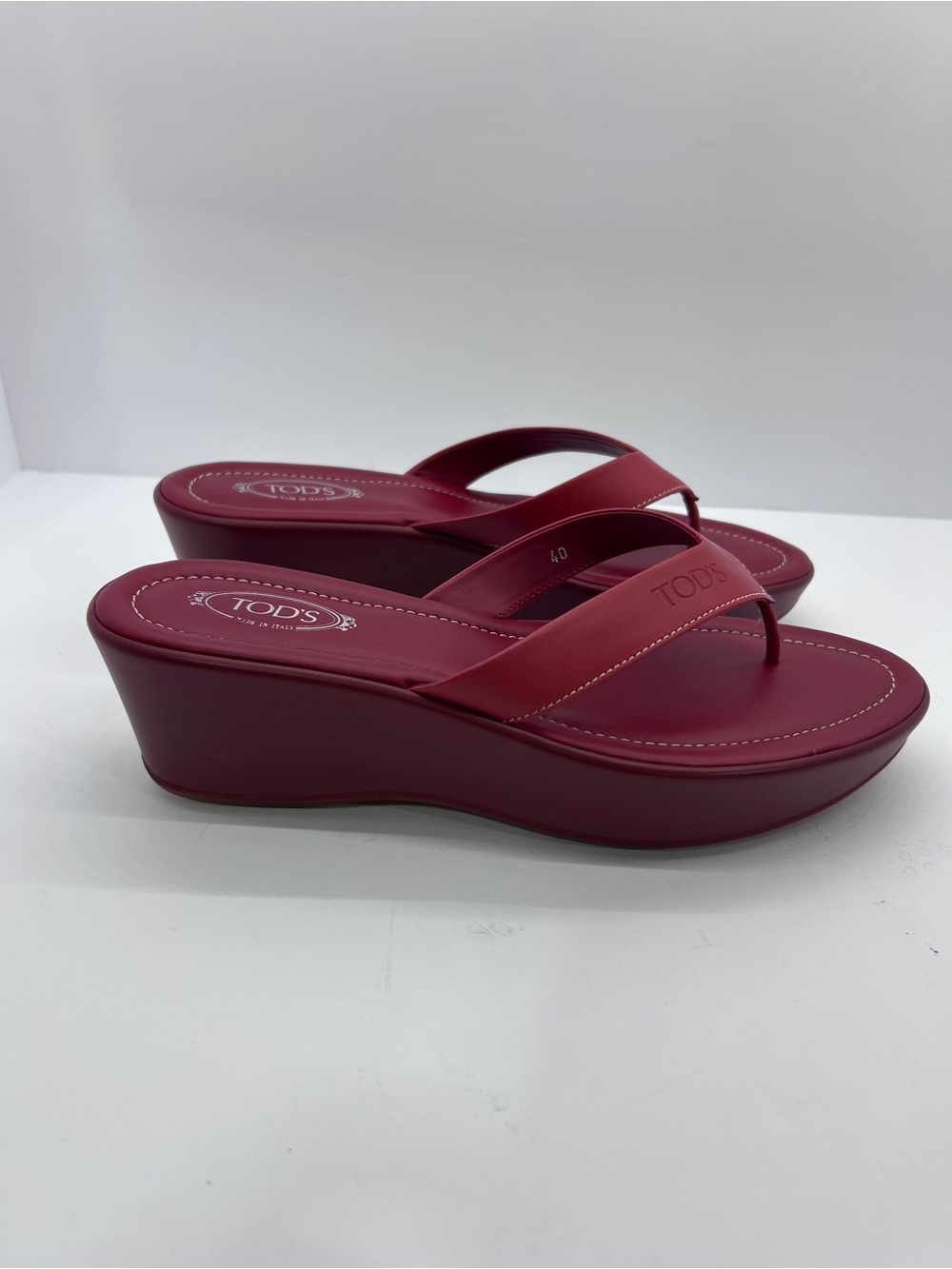 Tod’s Red Wedge Platform Flip Flop Thongs Sandals Red Made In Italy EU 40 US 9.5